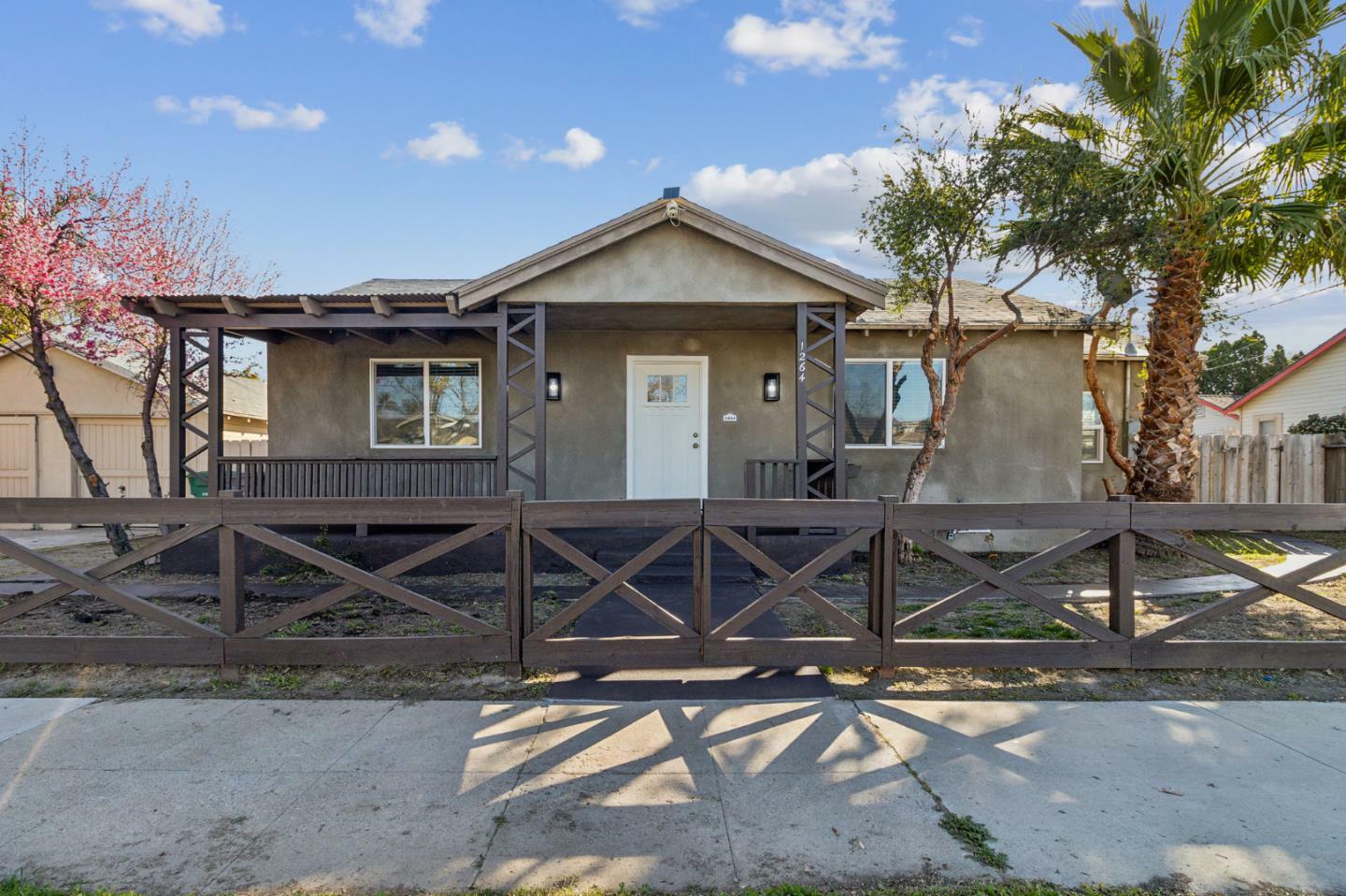 Property Photo: 1264 4th Street CA 93635