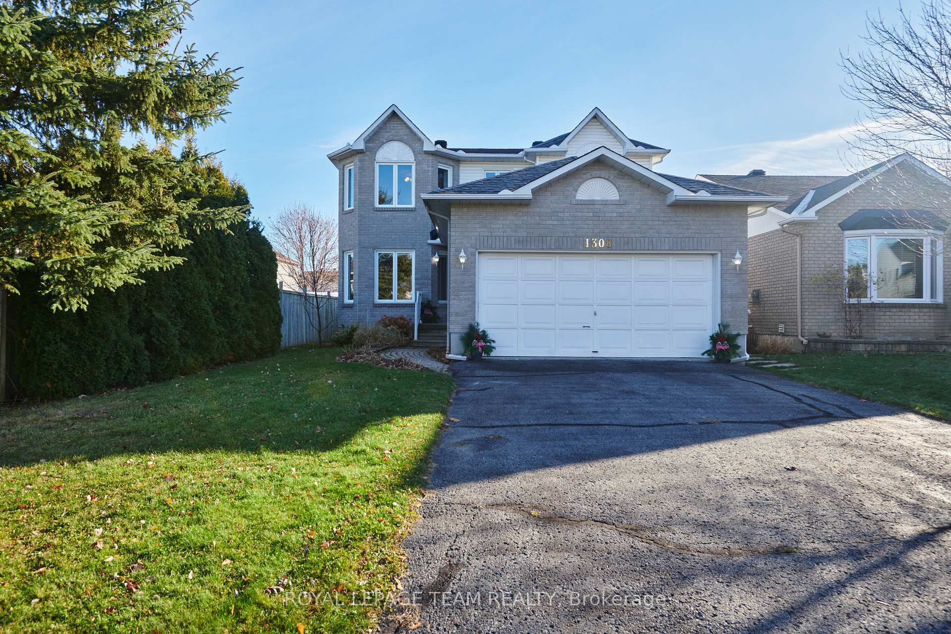Property Photo: 1308 Matheson Road ON K1J 1A8