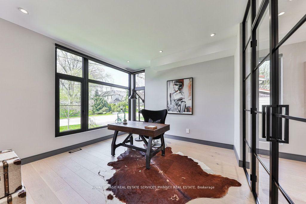 Property Photo: 1617 Trotwood Avenue ON L5G 3Z8