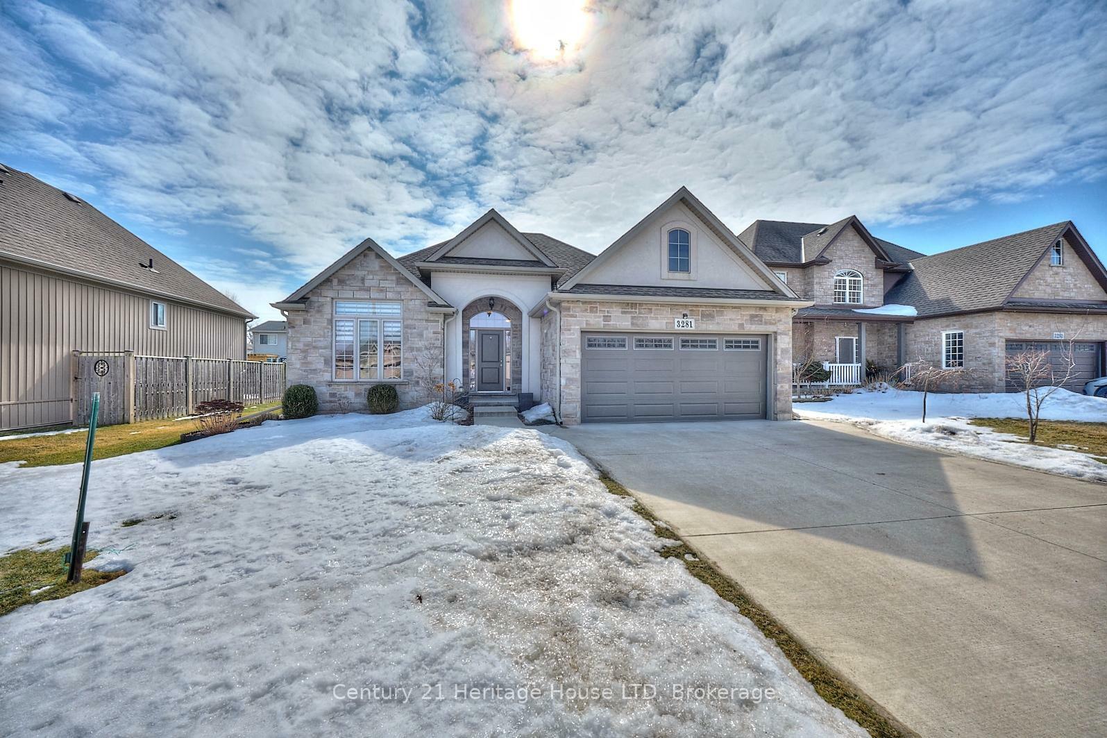 Property Photo: 3281 Charleston Drive ON L0S 1N0