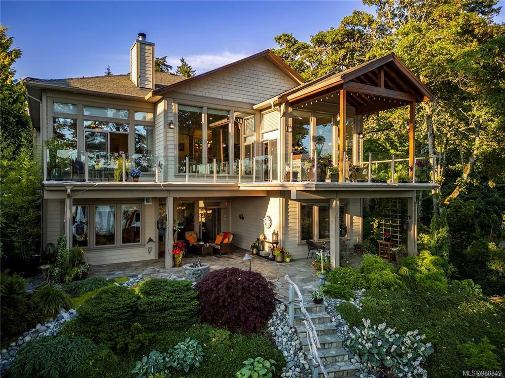 Property Photo: 311 Palmer Stat BC V9B 6M2