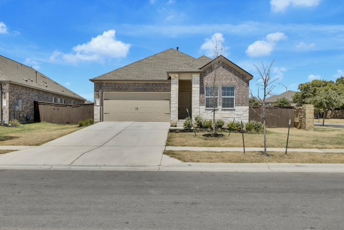 Property Photo: 1833 Woolsey Way TX 78641