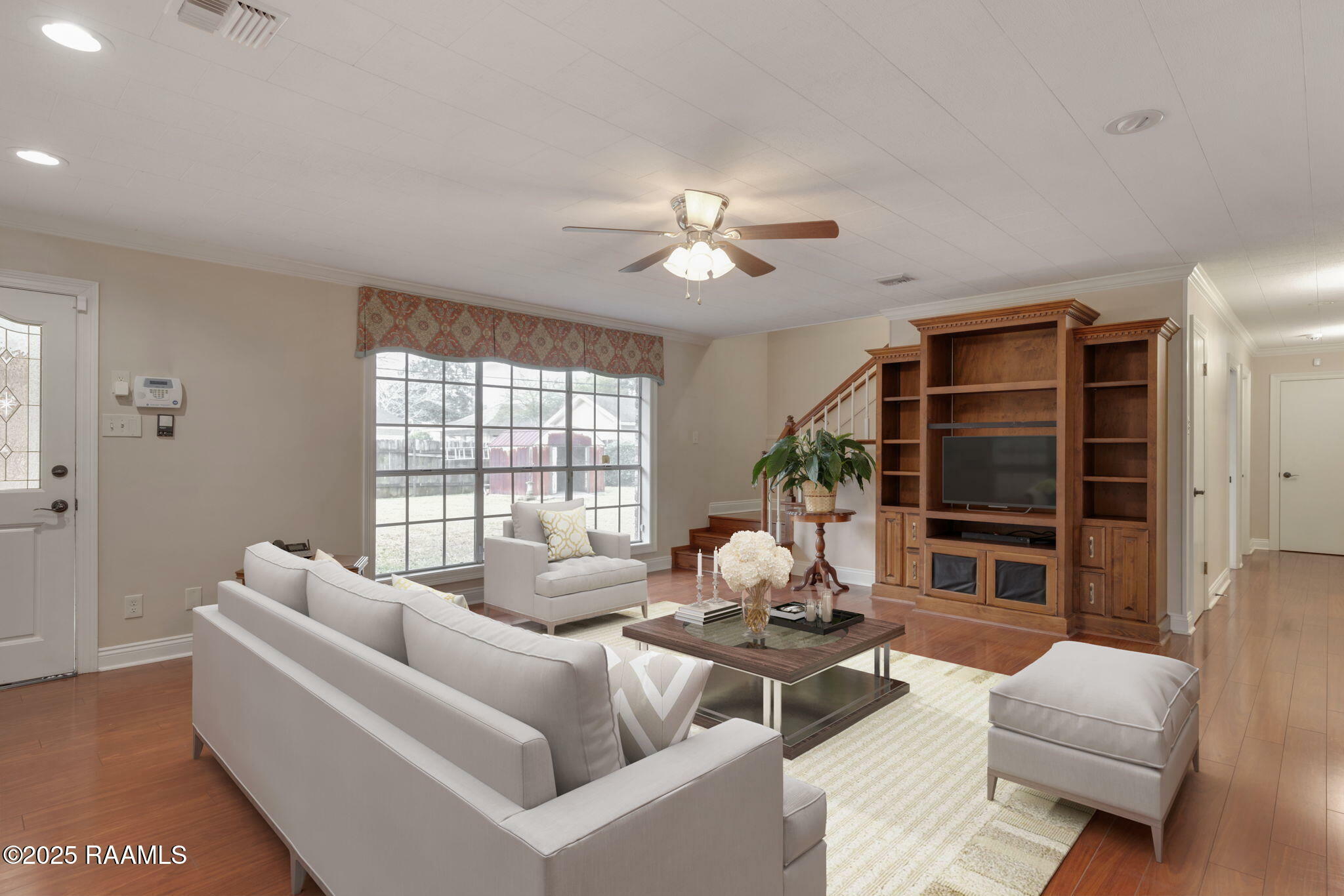 Property Photo: 201 Saxon Drive LA 70508