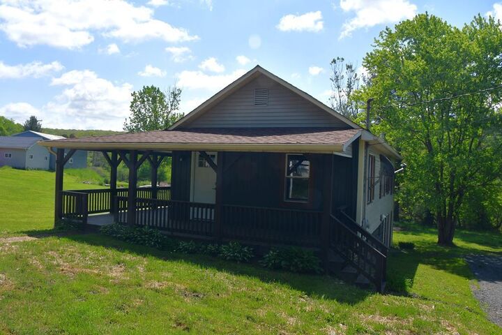 Property Photo: 1404 State Route 227 PA 16301