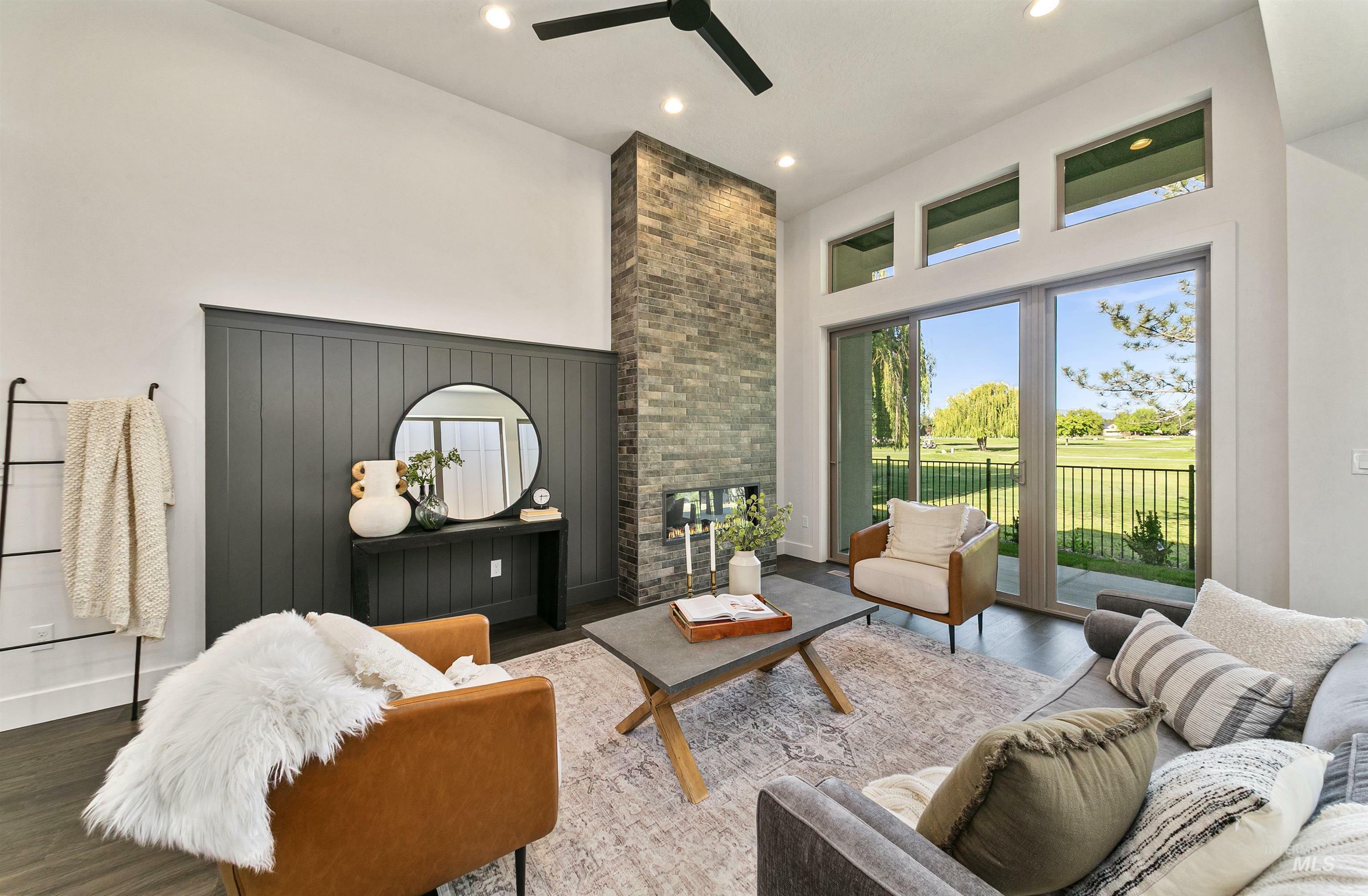 Property Photo: 6472 S Astoria Ave ID 83642