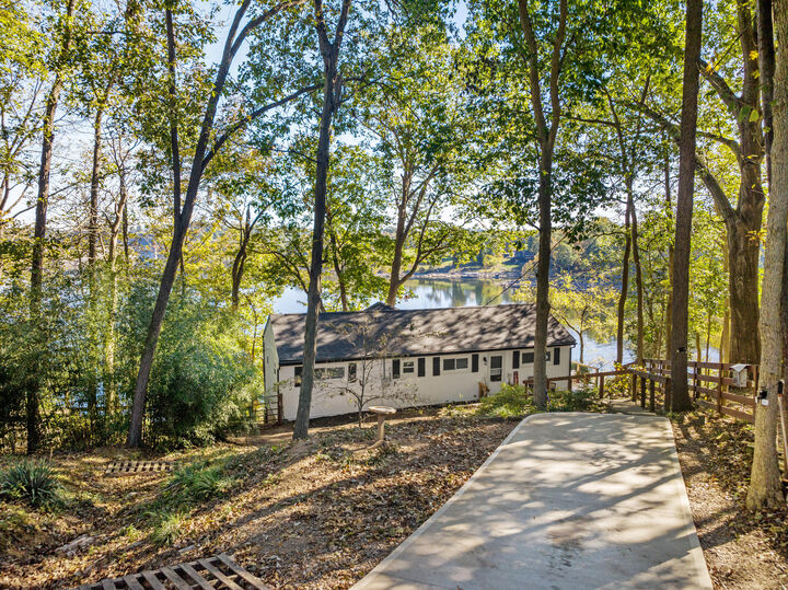 Property Photo: 683 Hardin Heights Road KY 40330