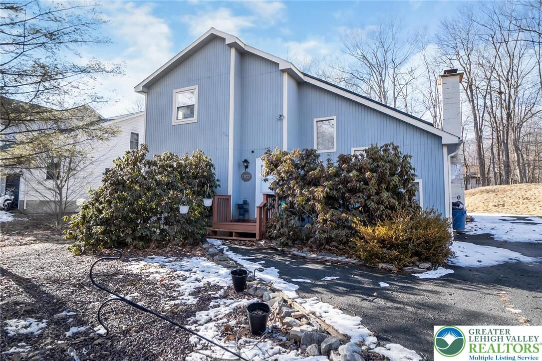 Property Photo: 2144 Onondaga Way PA 18466