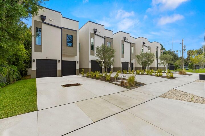 Property Photo: 216 N Hesperides Street FL 33609