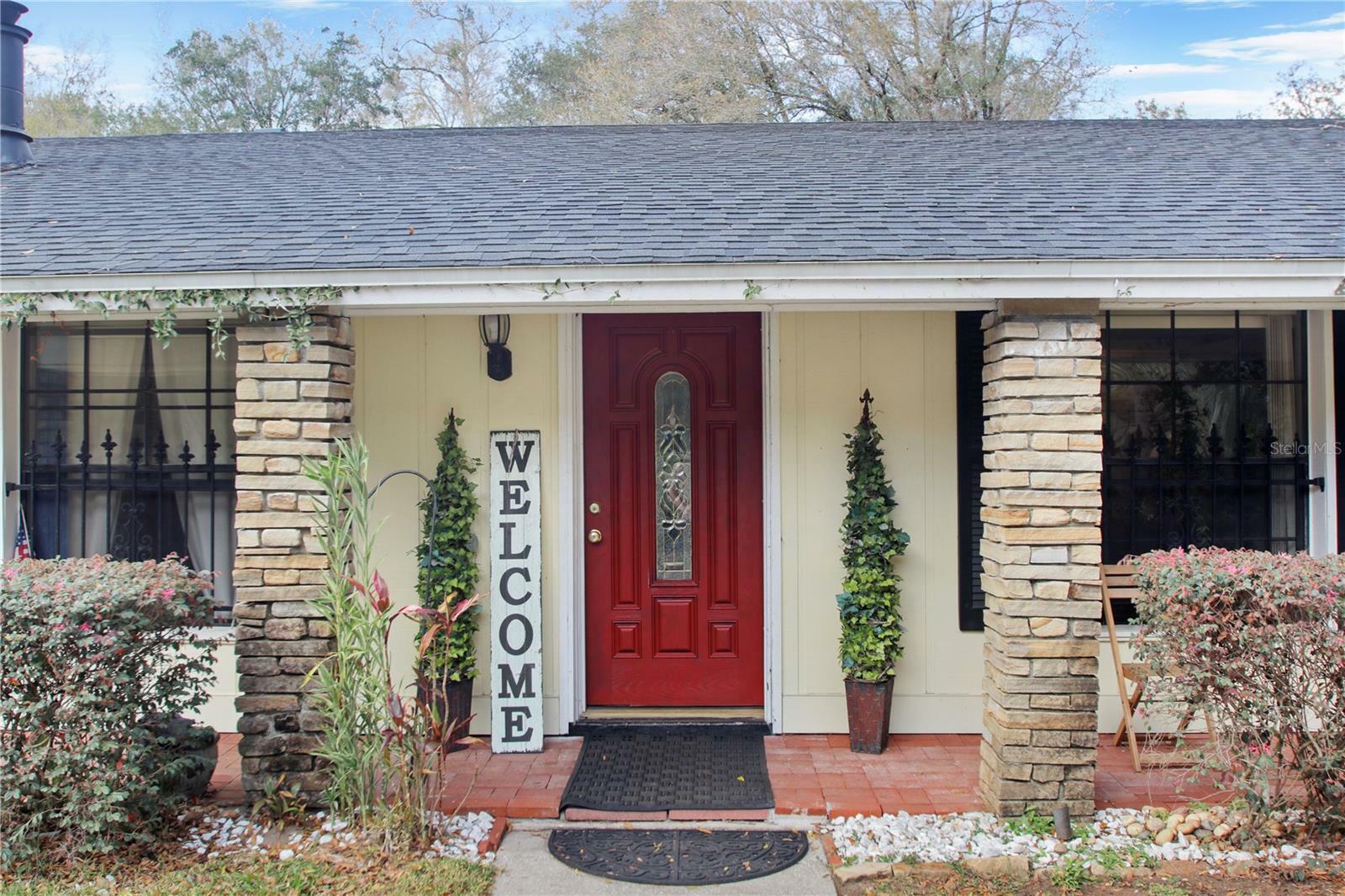Property Photo: 2525 W Ponkan Road FL 32712
