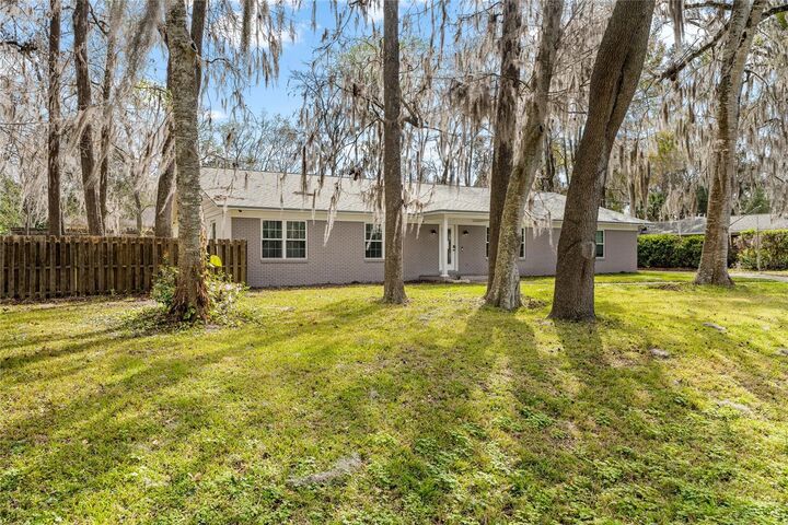 Property Photo: 1301 NW 91st Terrace FL 32606