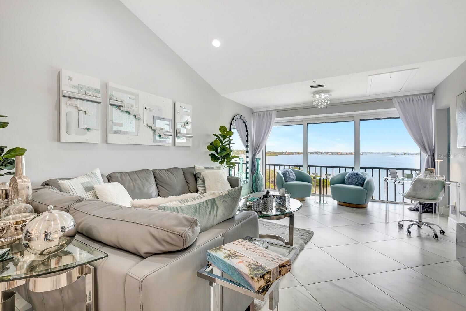 Property Photo: 1602 Stickney Point Road 404 FL 34231