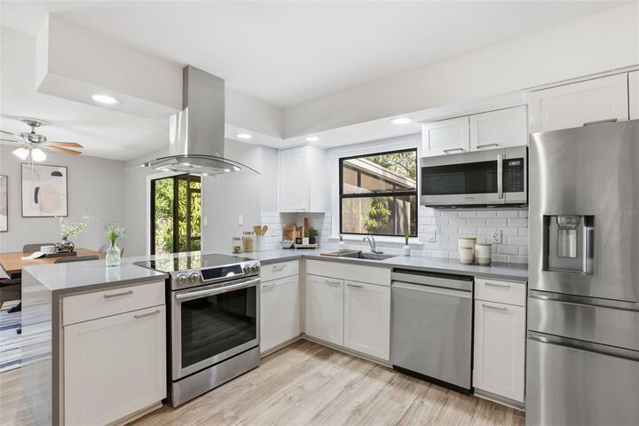 Property Photo:  5325 Glasgow Avenue  FL 32819 