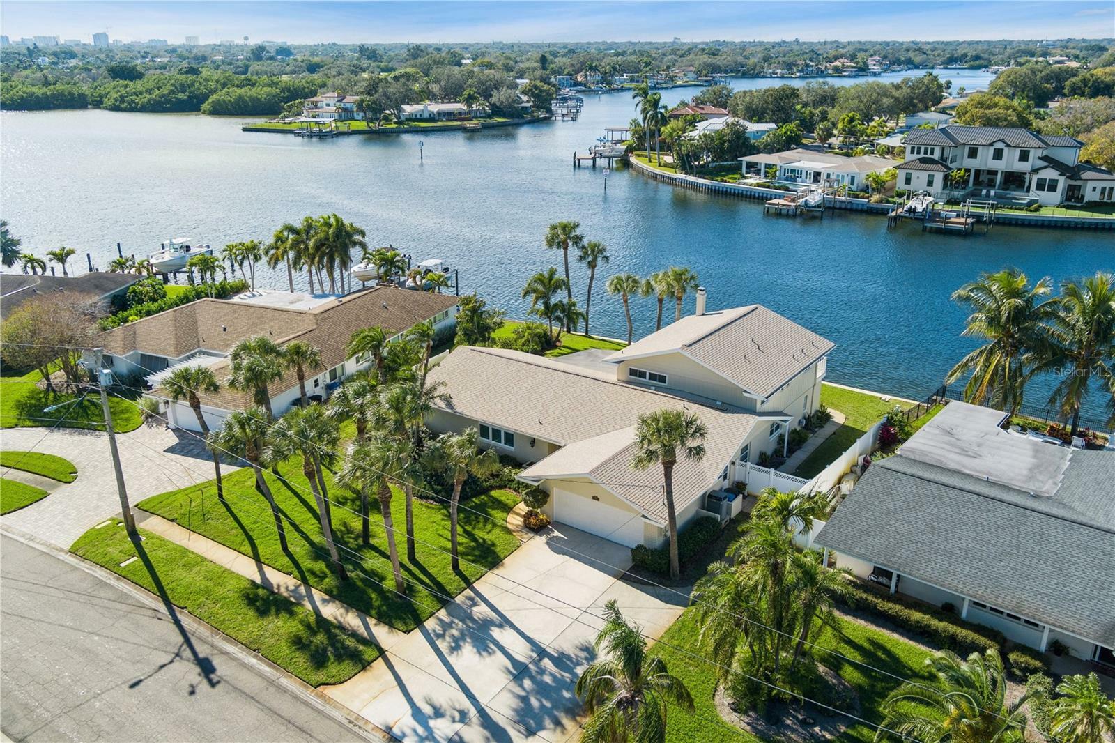 995 Eden Isle Drive NE  St Petersburg FL 33704 photo