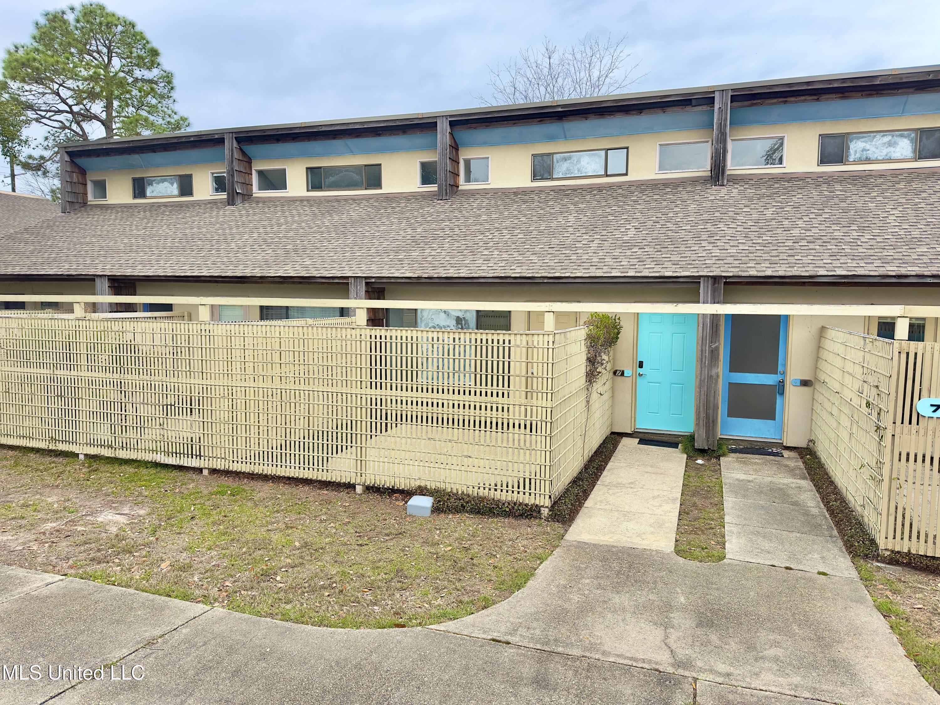 Property Photo:  828 Oakleigh Avenue  MS 39507 