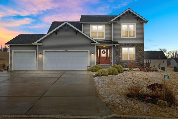 W1417 Valley View Ct  Ixonia WI 53036 photo