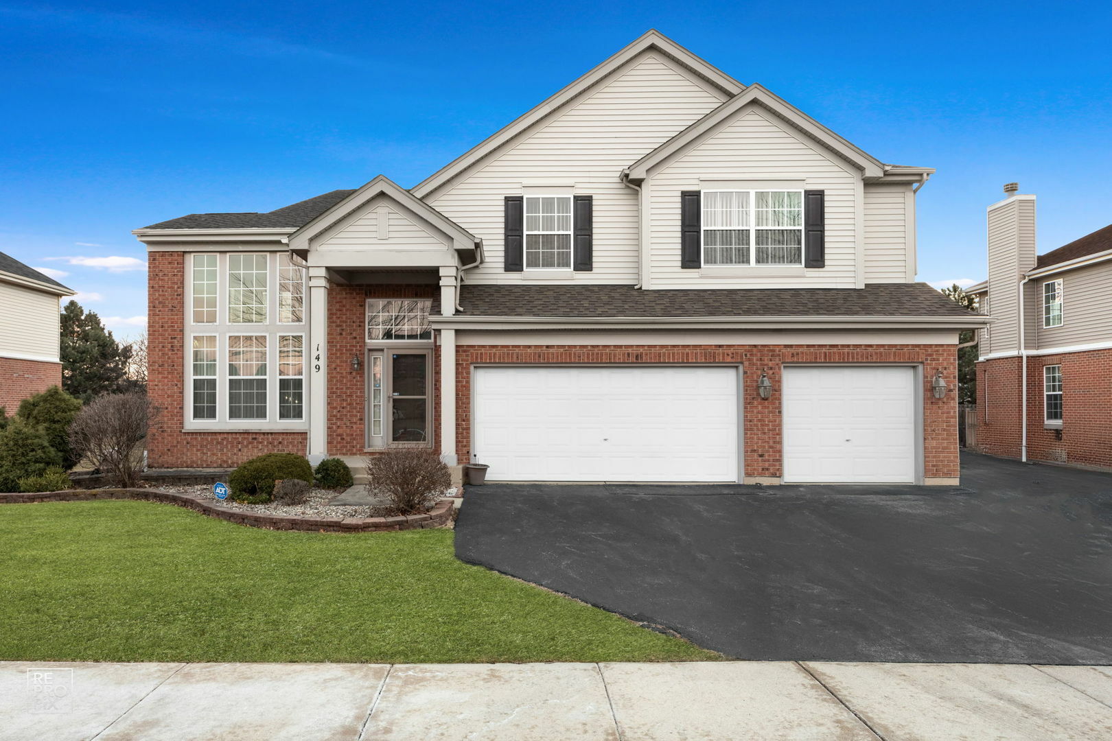 Property Photo: 149 N Spruce Avenue IL 60191