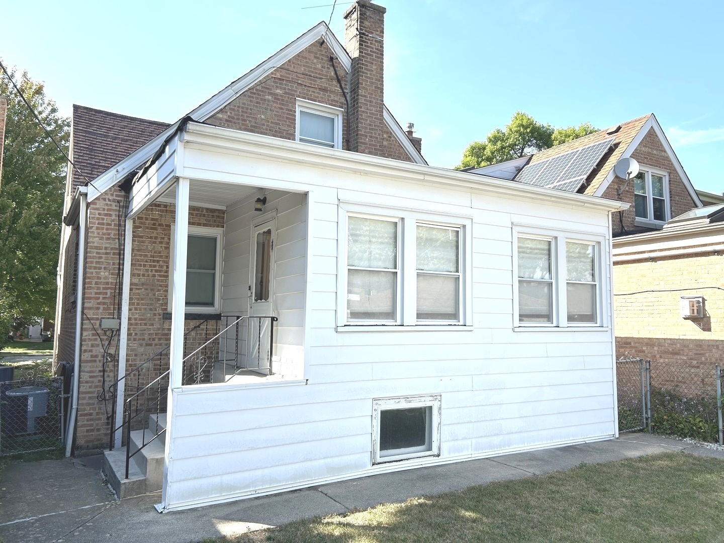 Property Photo:  5105 N New England Avenue  IL 60656 