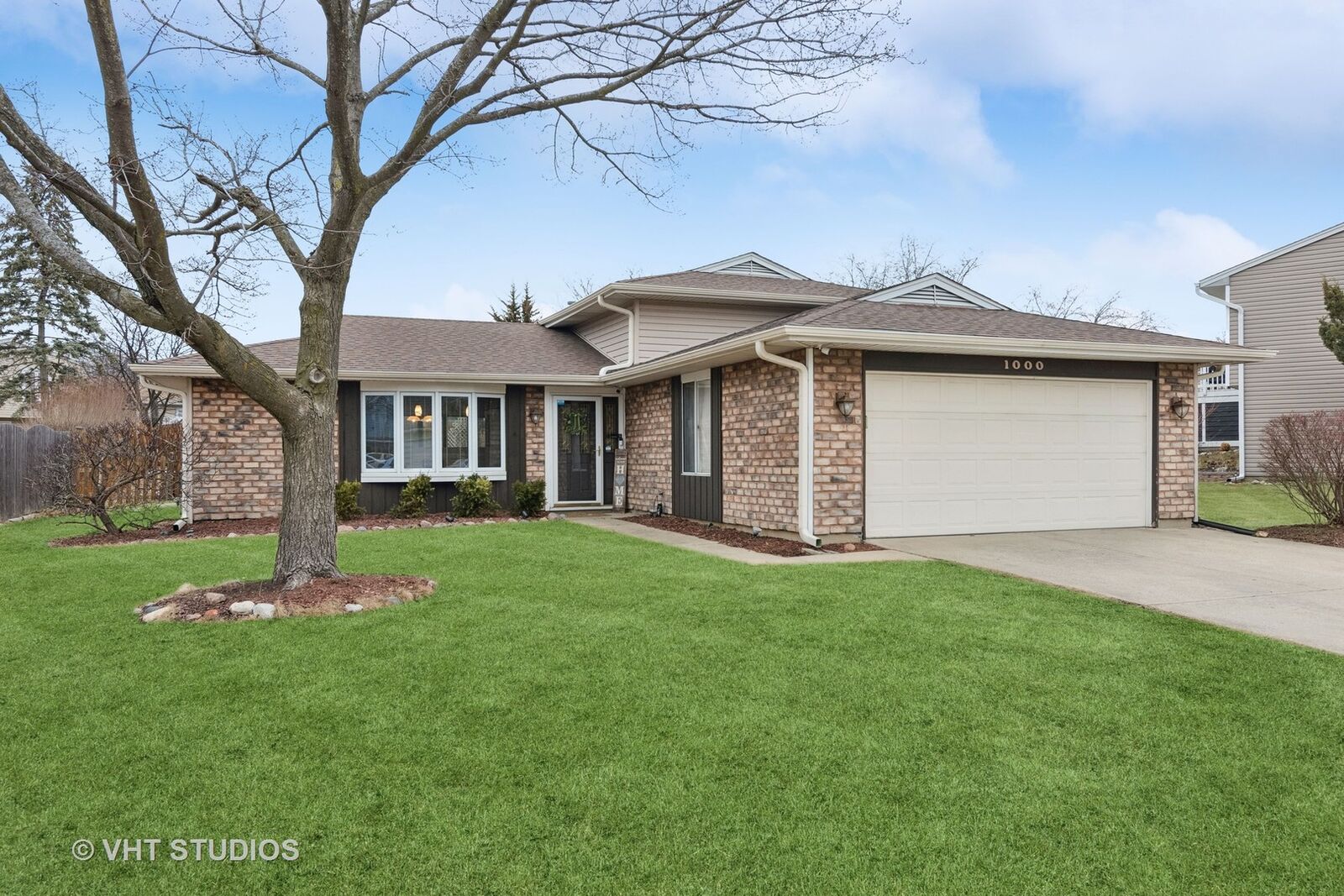 Property Photo:  1000 Brower Drive  IL 60172 