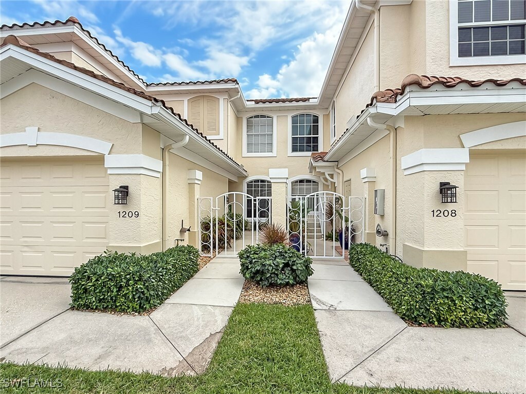 Property Photo:  15055 Tamarind Cay Court 1209  FL 33908 