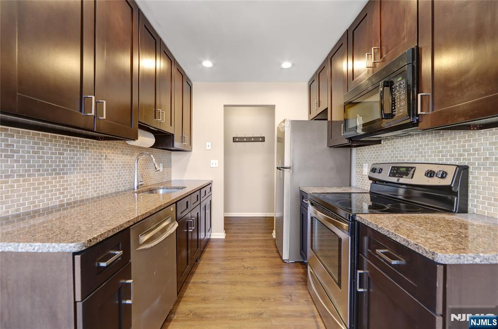 Property Photo: 280 Kipp Street 2E NJ 07601