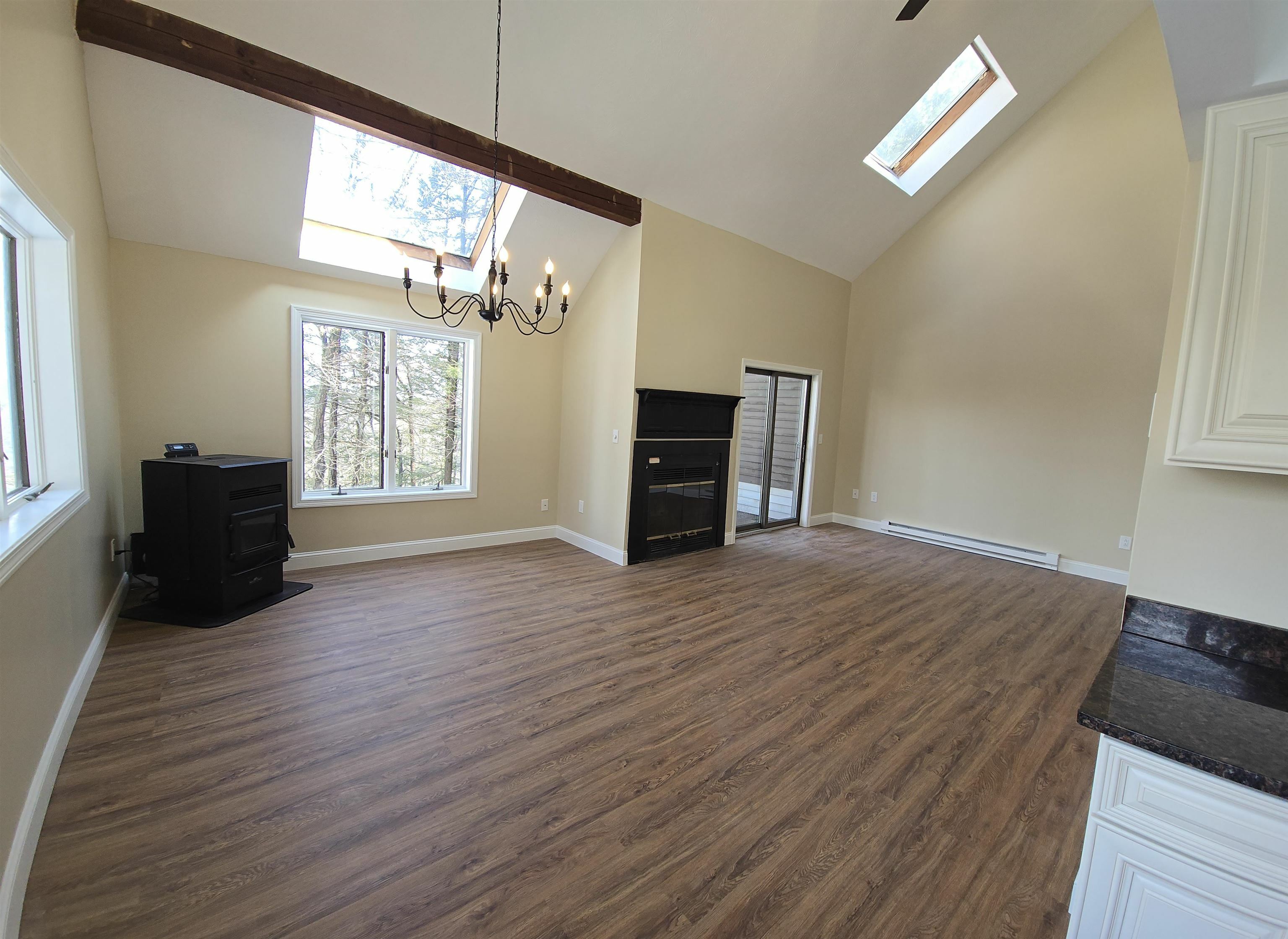 Property Photo: 11 Trailside Terrace NH 03043