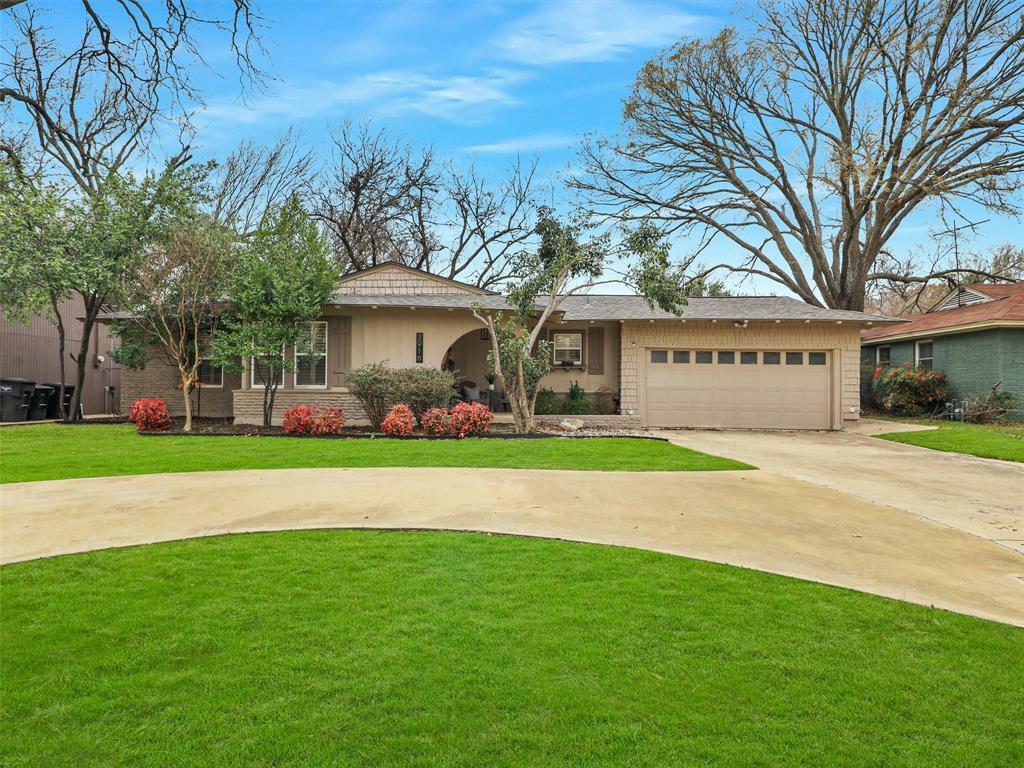 Property Photo:  3916 Trail Lake Drive  TX 76109 