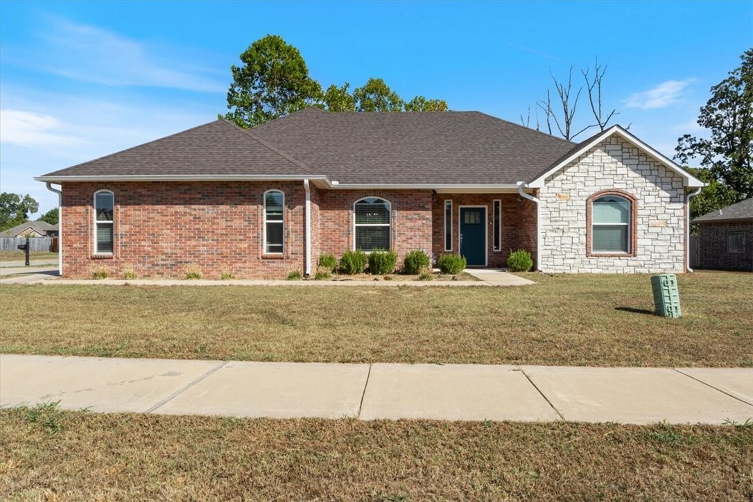 Property Photo:  850 Silver Leaf Lane  AR 72761 