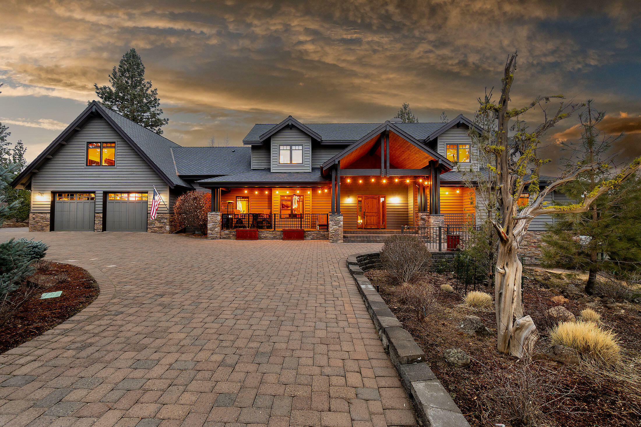 Property Photo: 20112 Starfire Ridge Court OR 97702