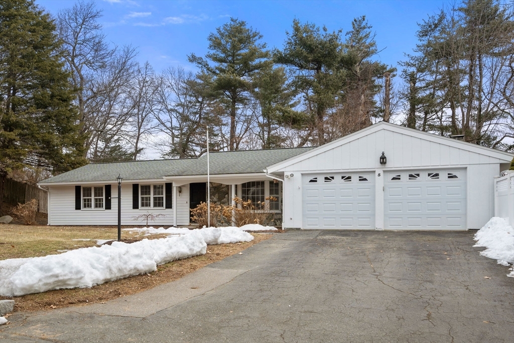 Property Photo:  5 Hickory Ln  MA 01701 