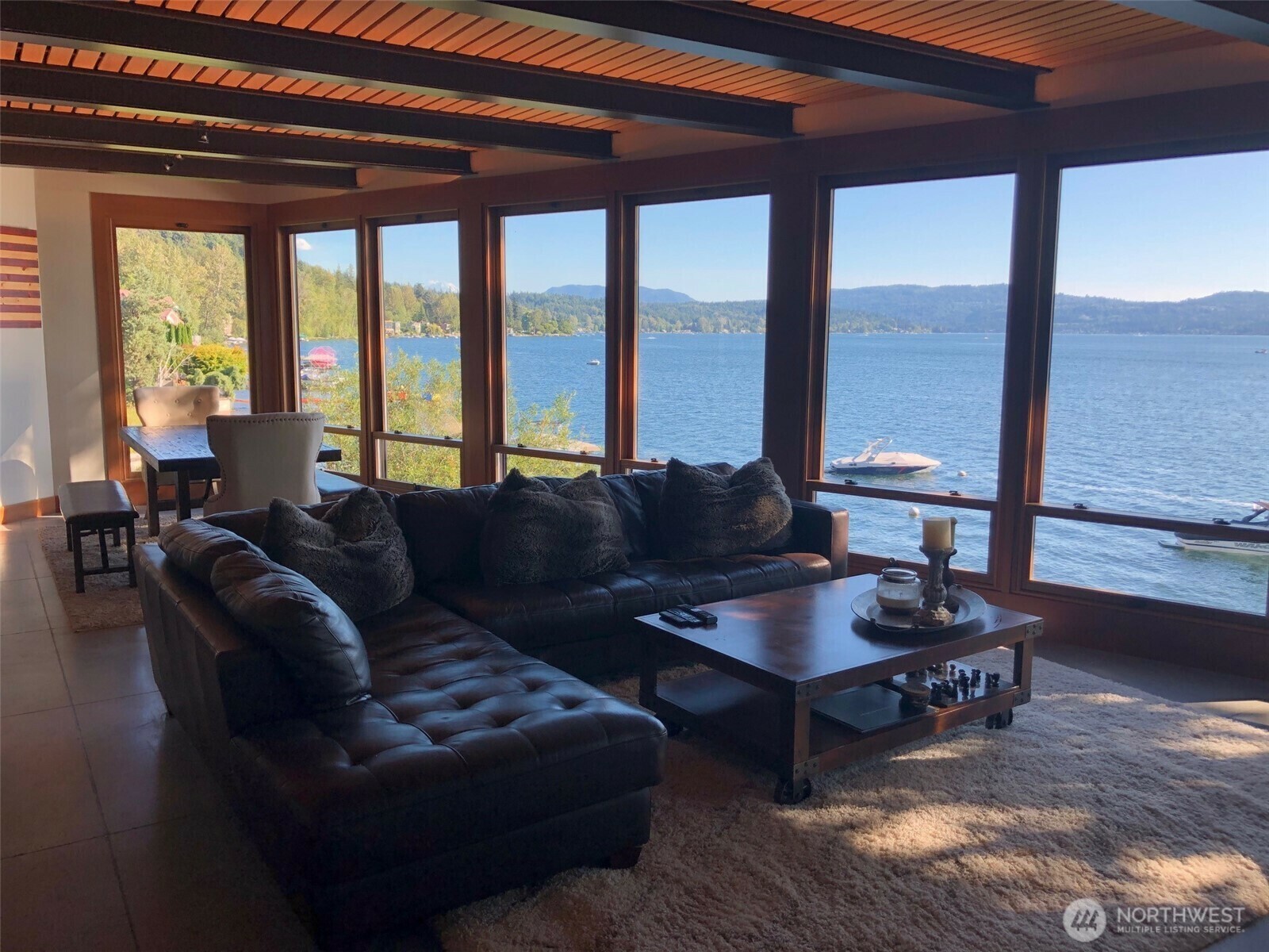 Property Photo:  2881 E Lake Sammamish Parkway NE  WA 98074 