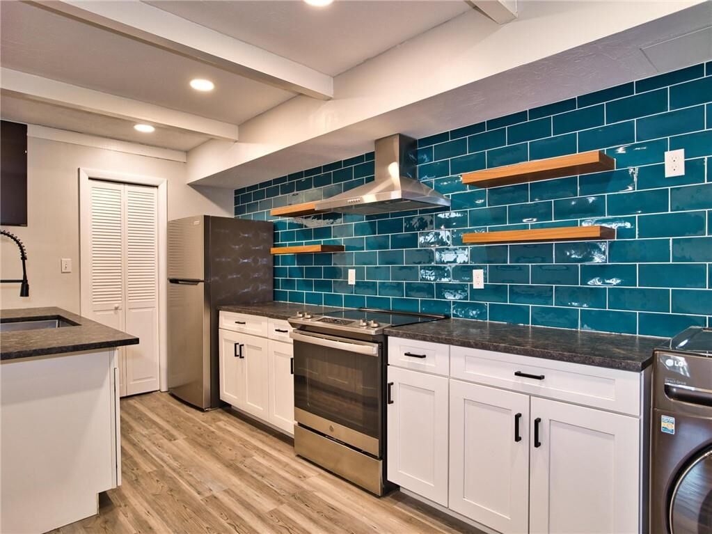 Property Photo:  400 Narragansett Parkway Sc12  RI 02888 