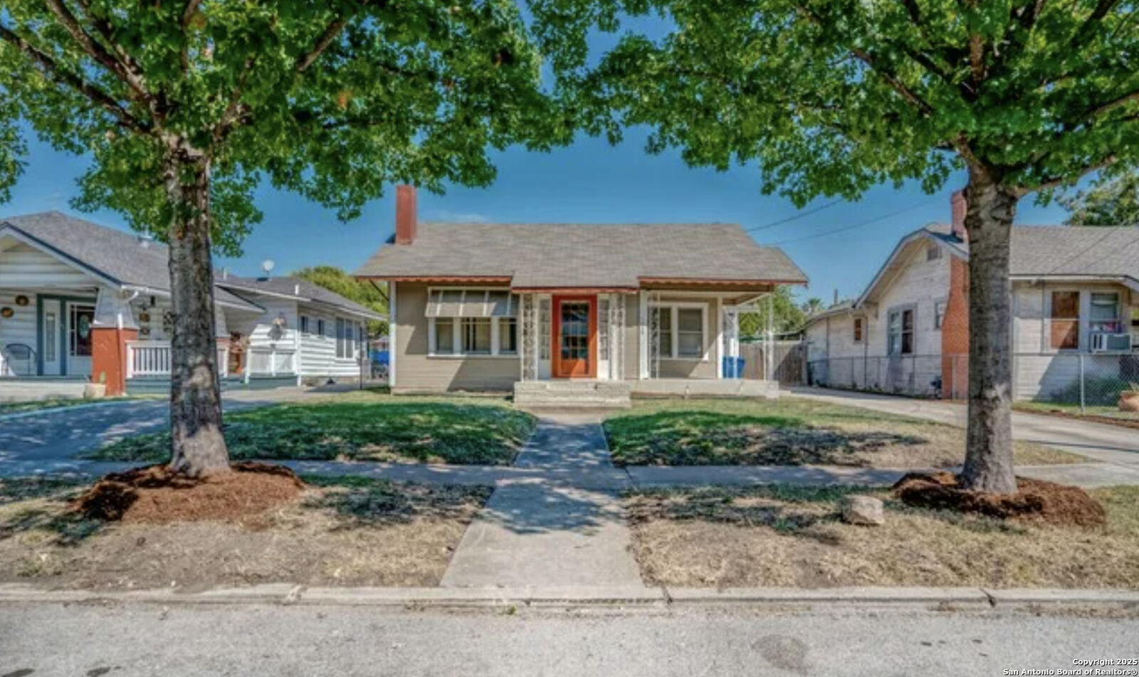 Property Photo:  1639 W Craig Pl  TX 78201 