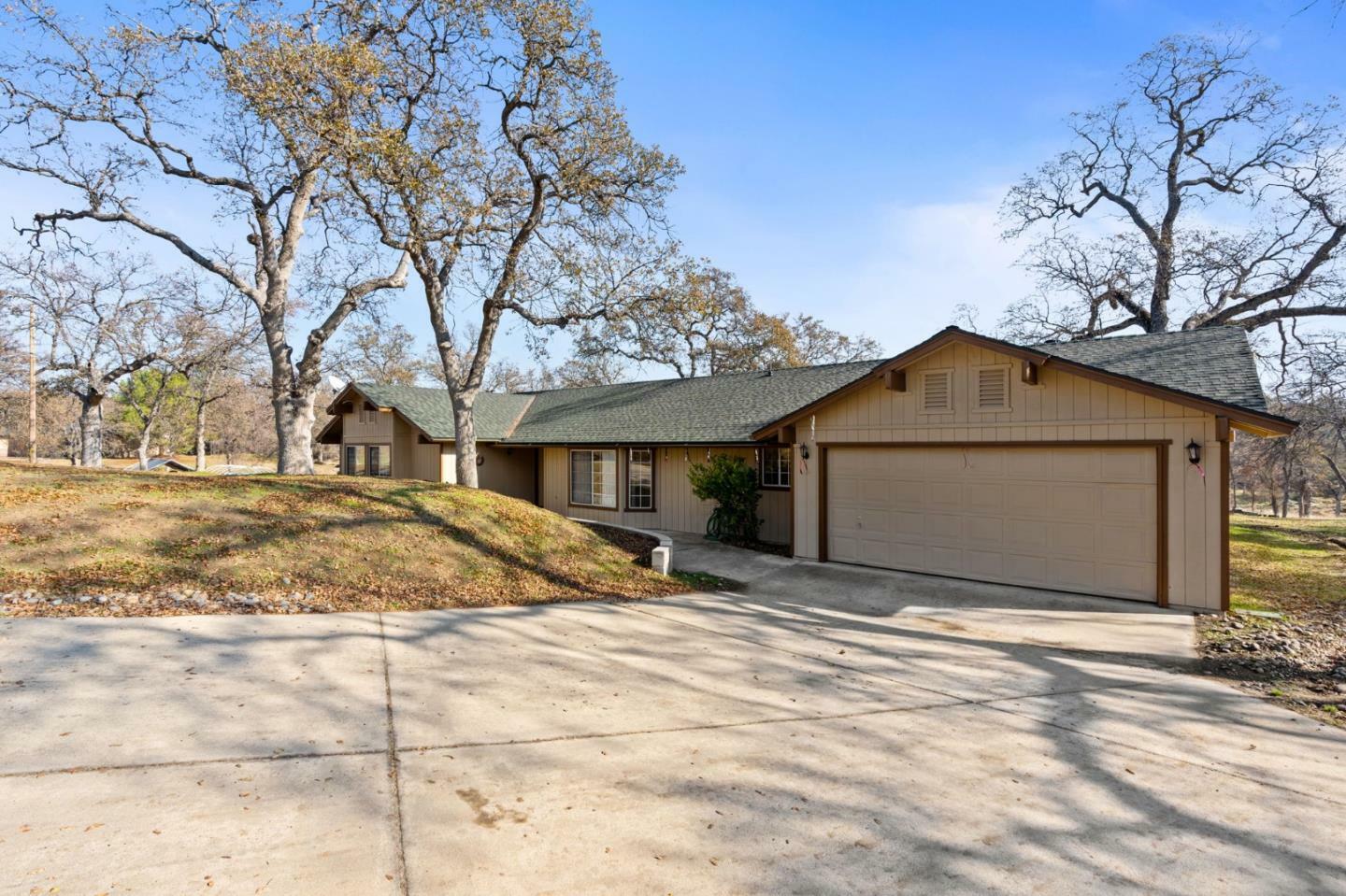 Property Photo: 30159 Horseshoe Drive CA 93614