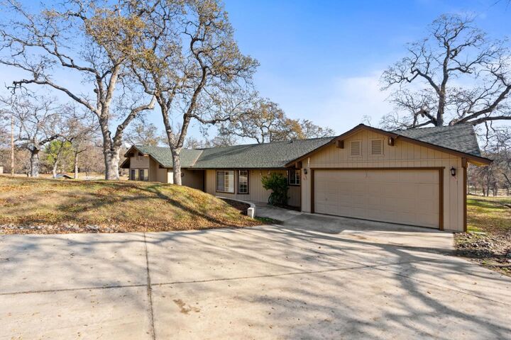 Property Photo: 30159 Horseshoe Drive CA 93614