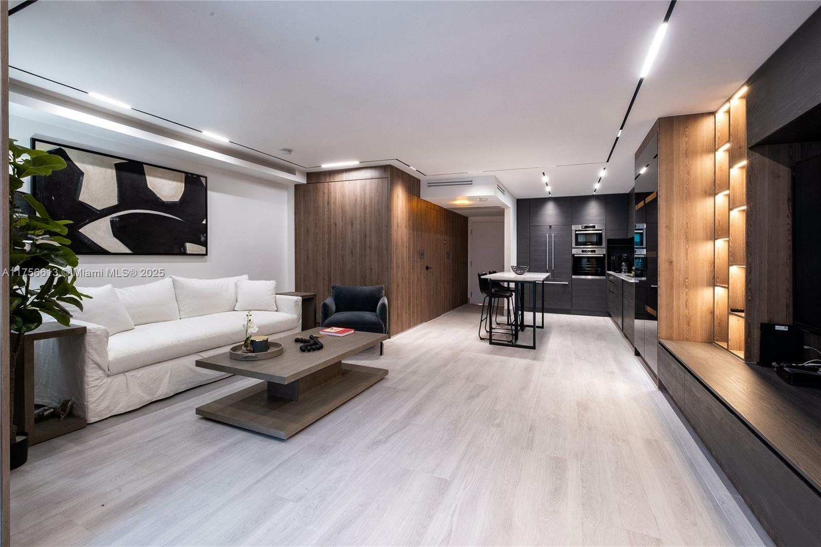 Property Photo: 2301 Collins Ave 432 FL 33139