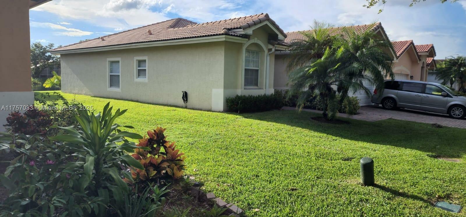 Property Photo: 3066 SW 138th Ave FL 33027