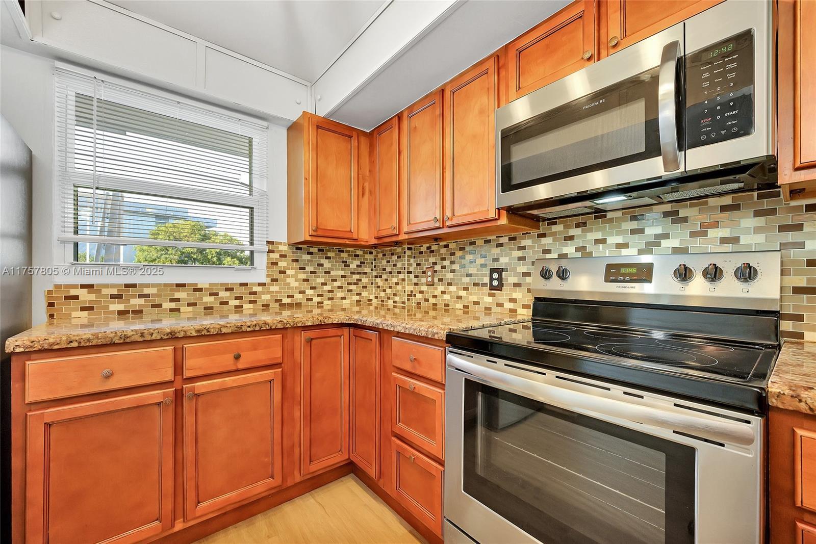 Property Photo: 105 Royal Park Dr 2H FL 33309