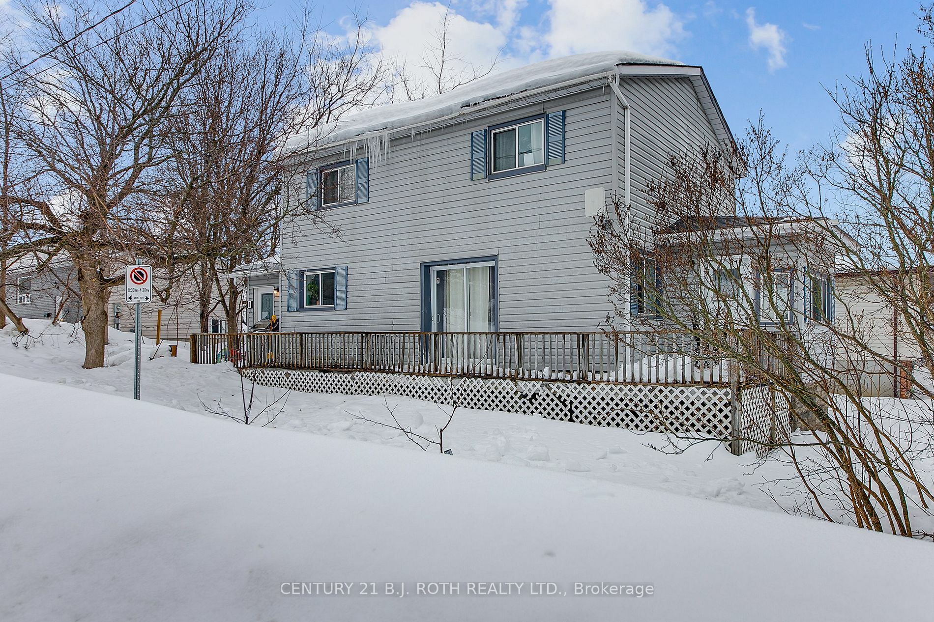 Property Photo:  1 Lakeview Avenue  ON L3V 6E6 