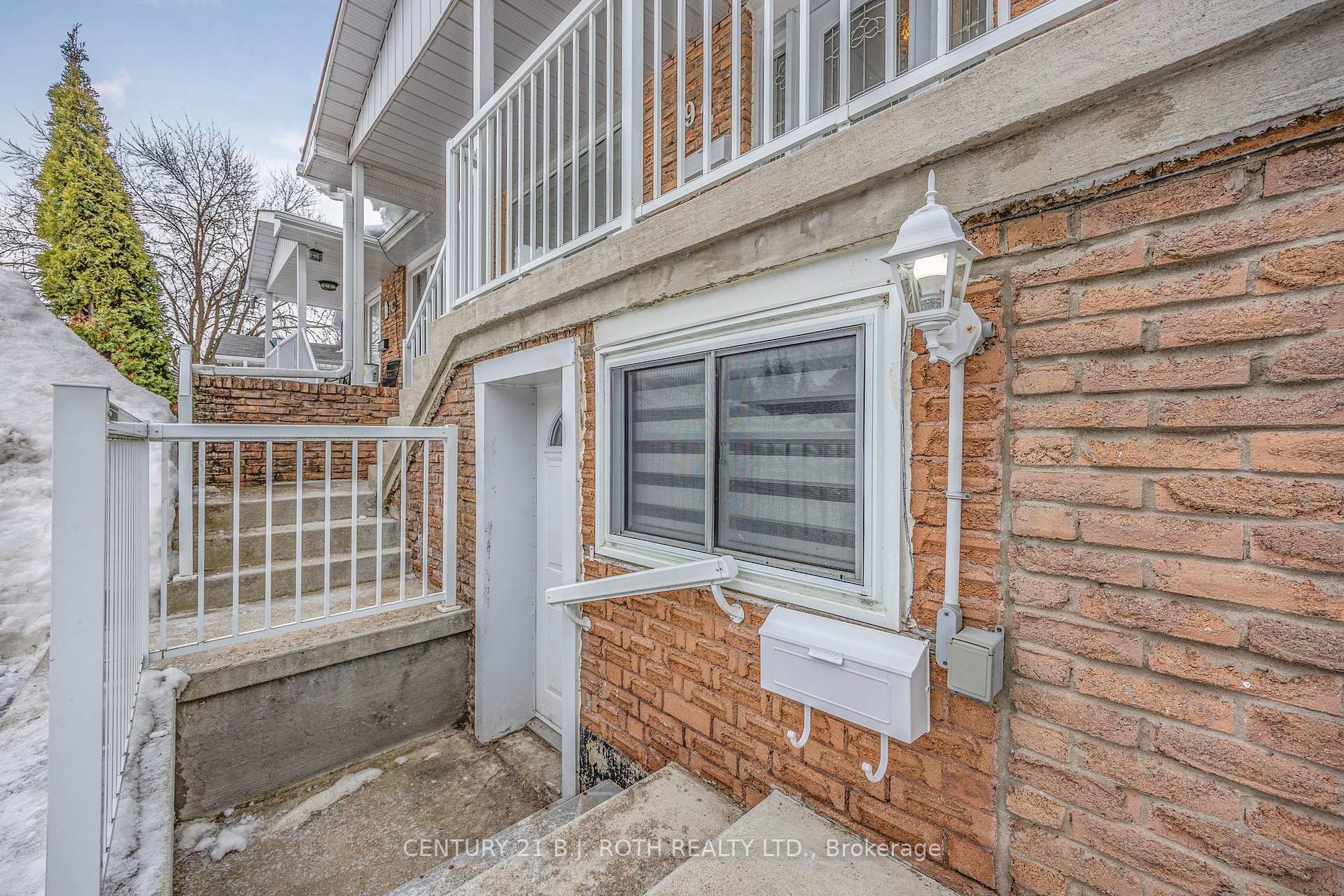 Property Photo: 92 Kozlov Street ON L4N 4P9