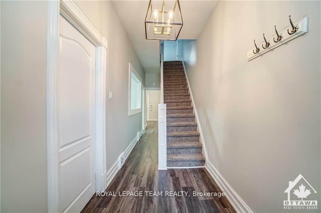 Photo de la propriété: 308-310 Cumberland St ON K1N 7H9