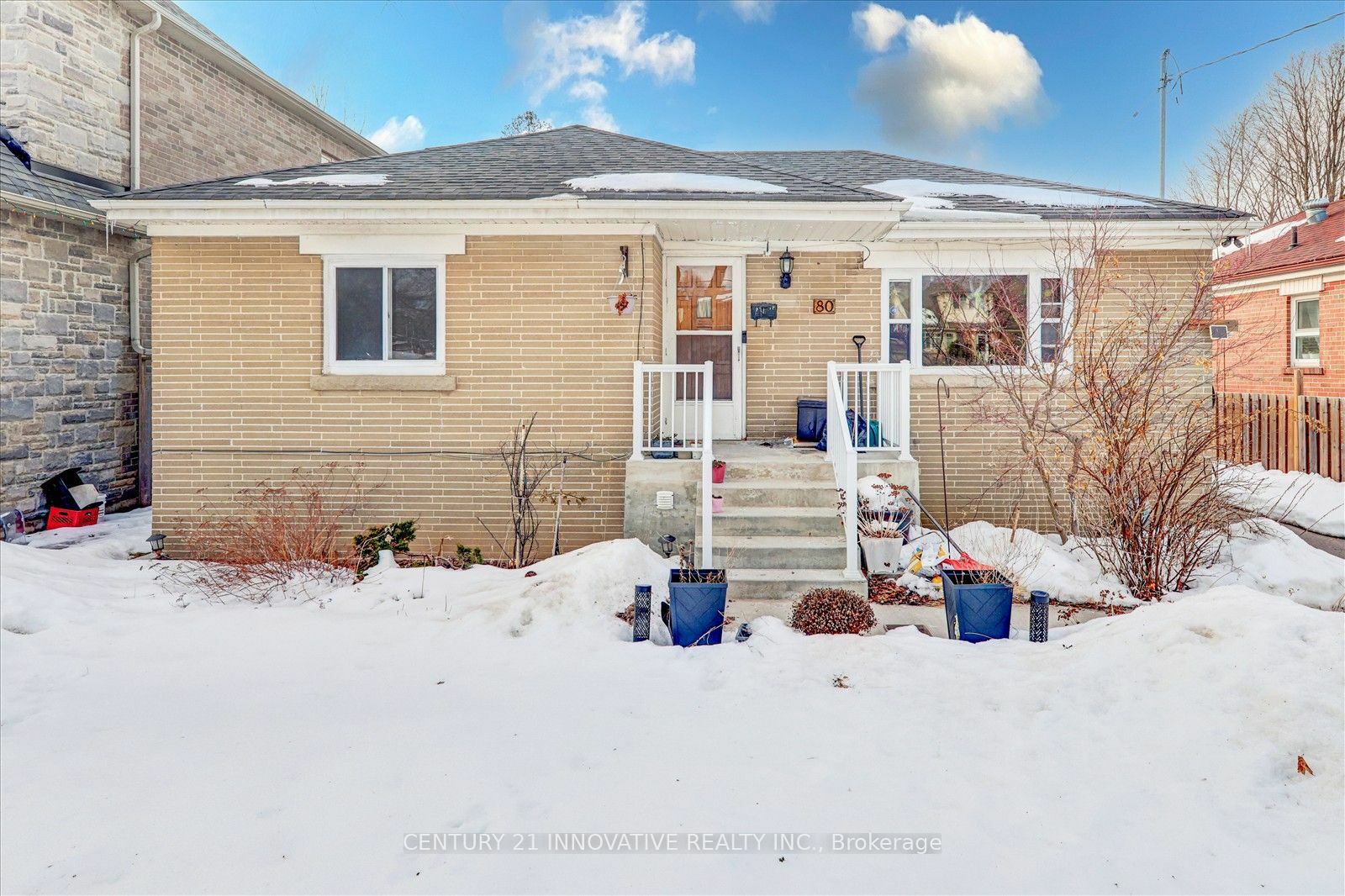 Photo de la propriété:  80 Adanac Dr  ON M1M 2E4 