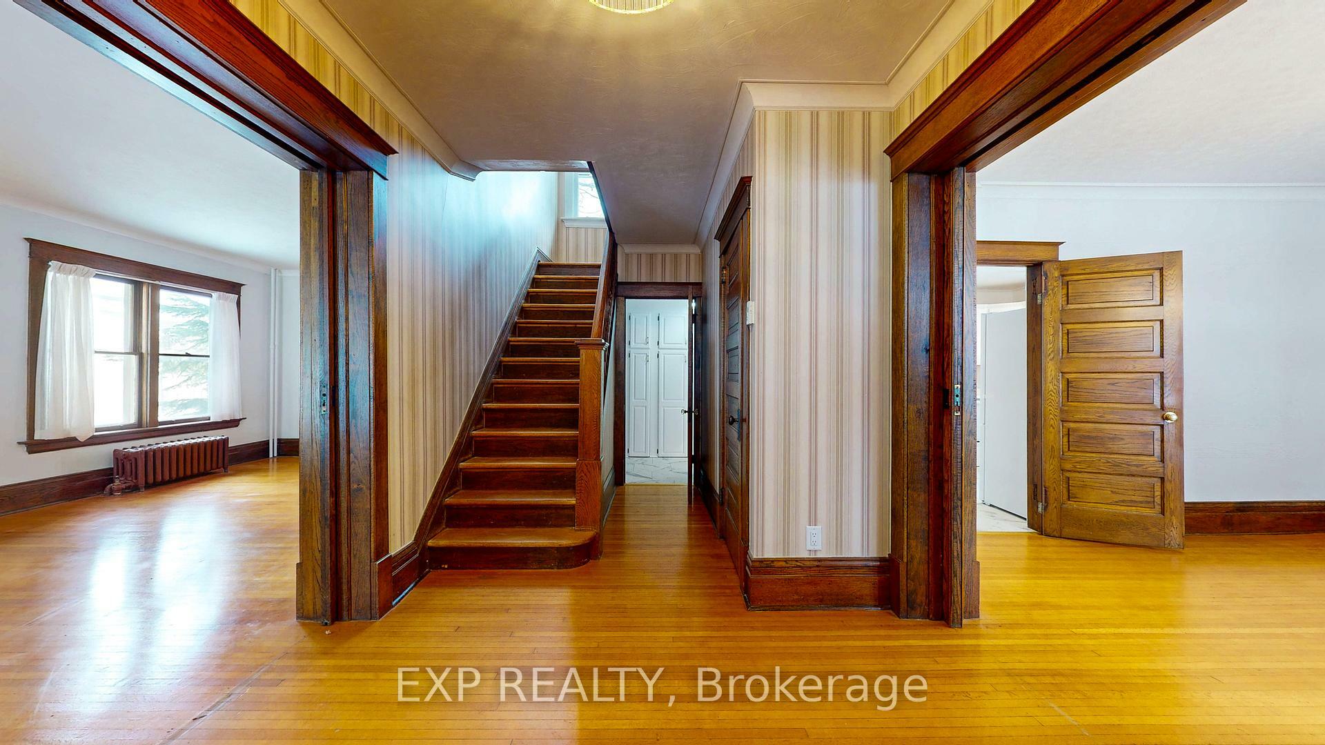 Property Photo:  453 2nd Ave W  ON N4K 4L9 