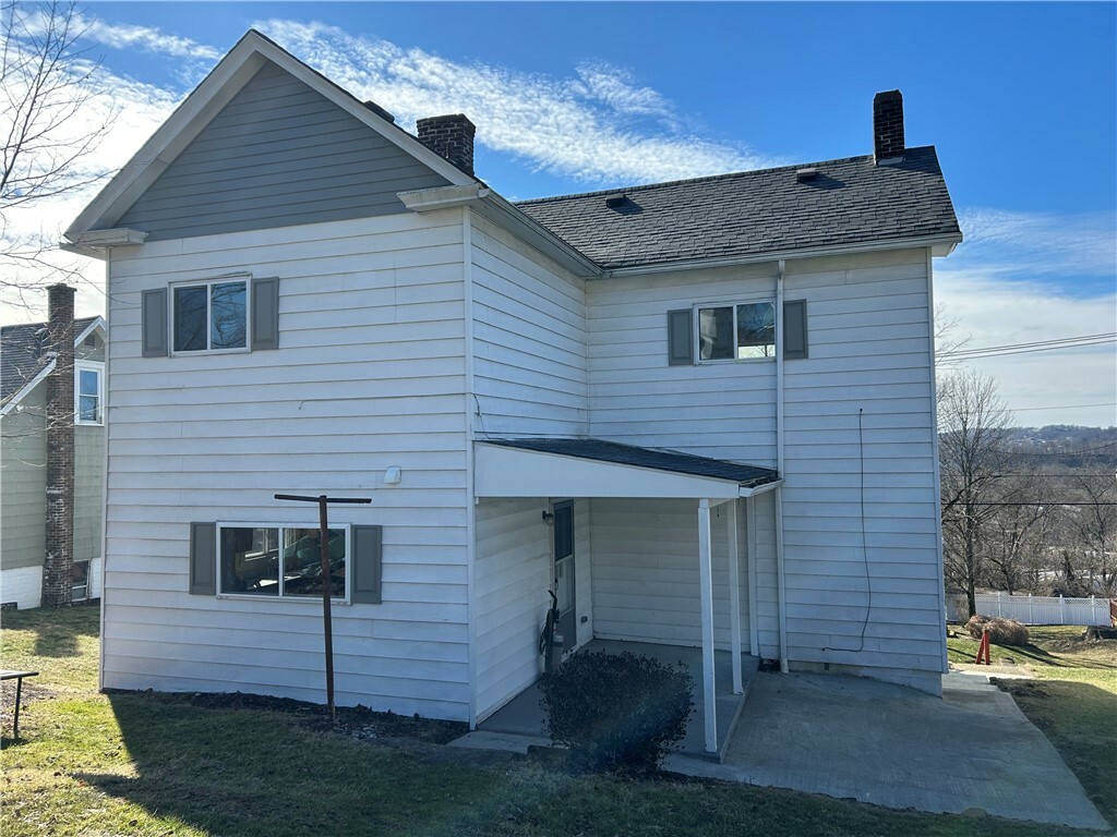Property Photo: 904 N Jefferson St PA 15425