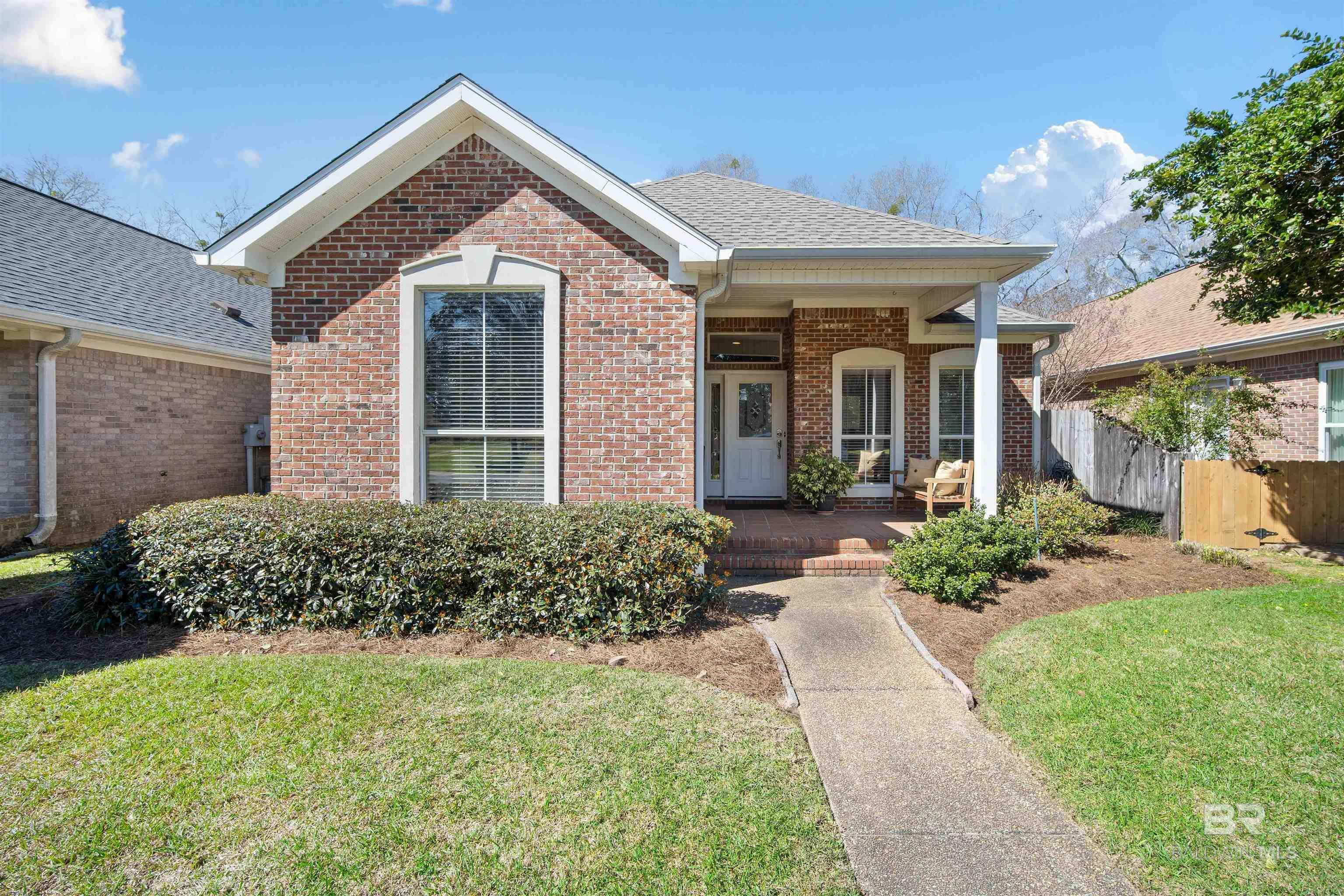 Property Photo: 116 Kensington Court AL 36532-2983