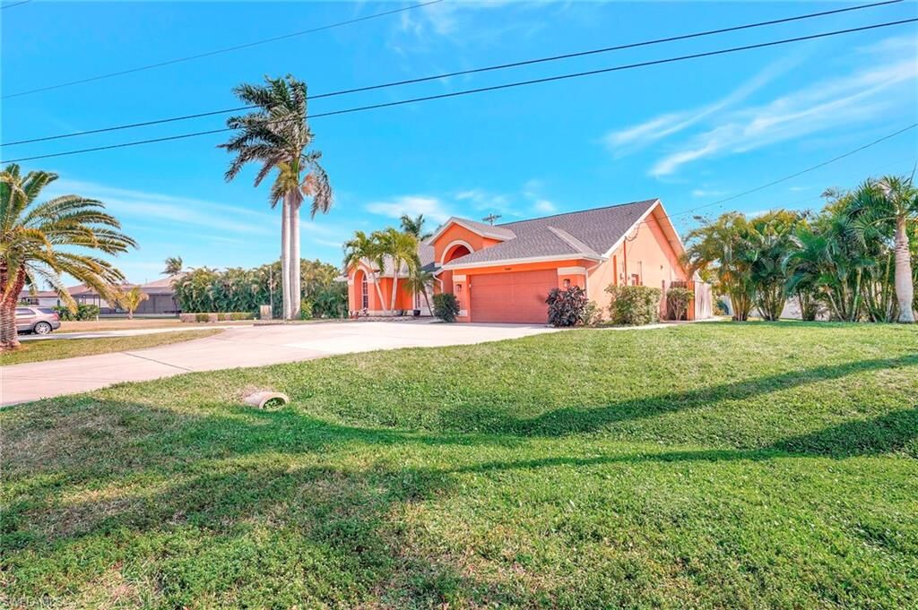 Property Photo: 2580 SW 26th Ter FL 33914