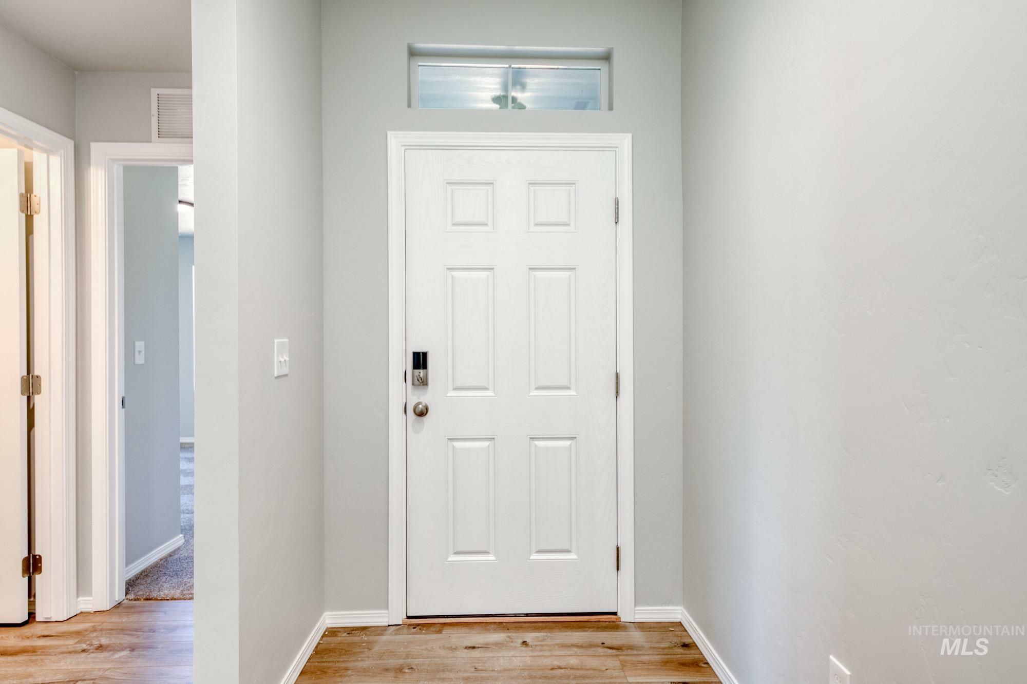 Property Photo: 304 Chalcedony Ave ID 83605