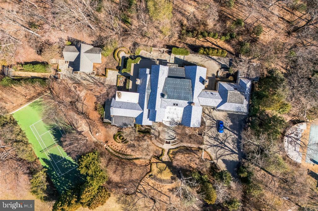 Property Photo: 9324 Georgetown Pike VA 22066