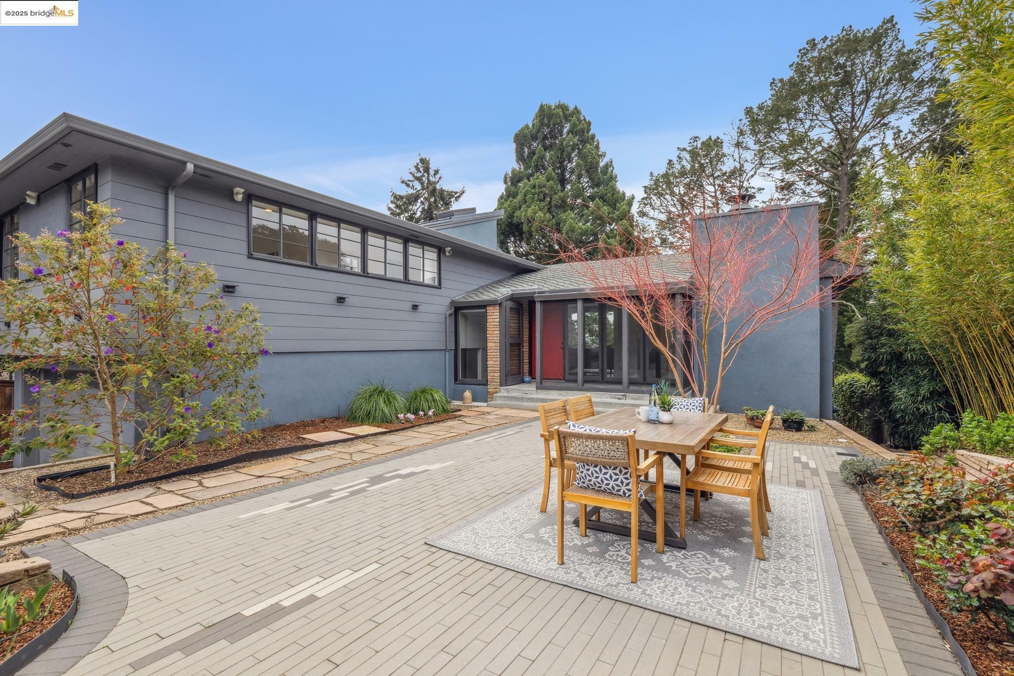 Property Photo:  16 Kerr Ave  CA 94707 