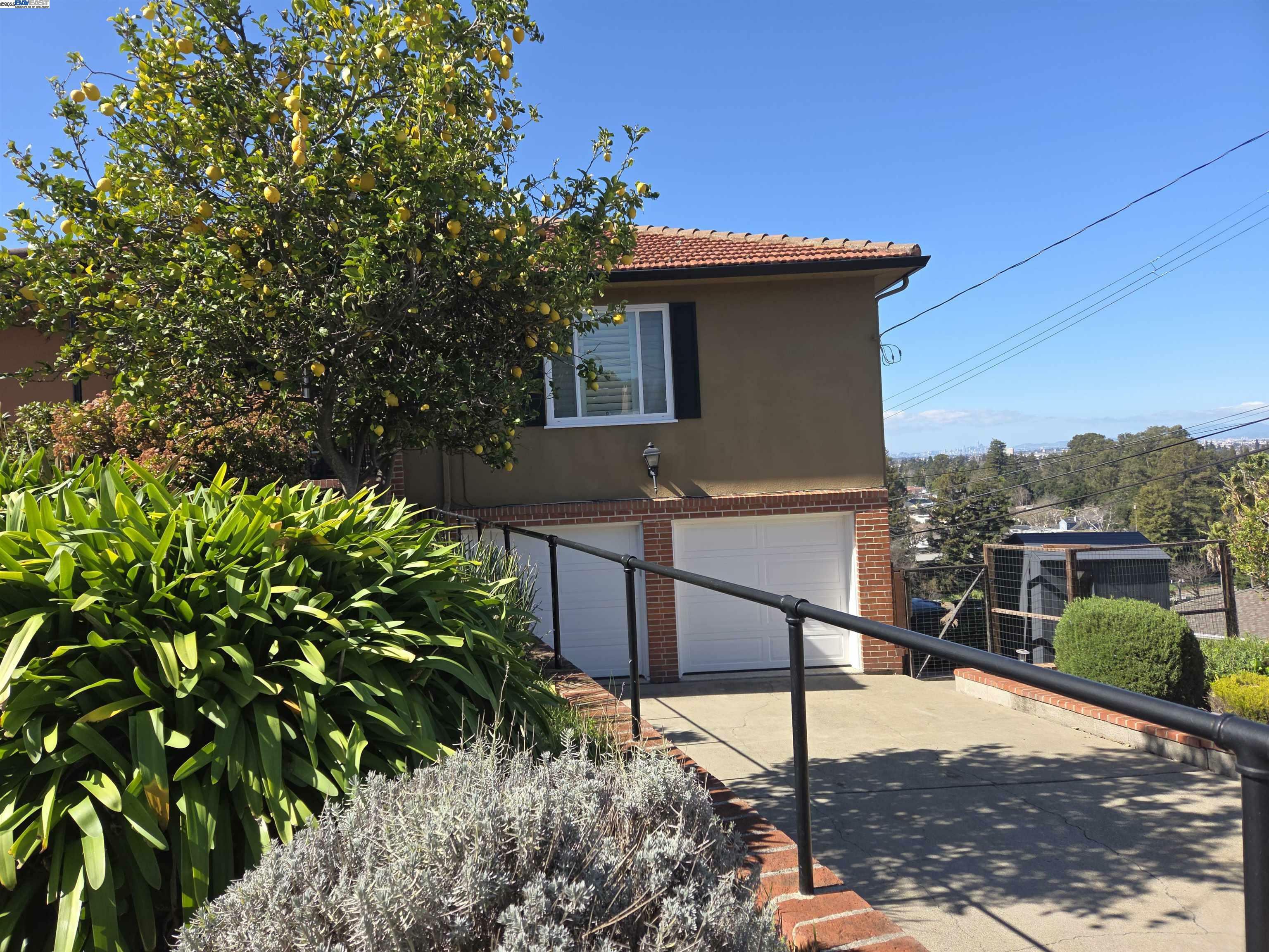 Property Photo: 1301 E Juana Ave CA 94577