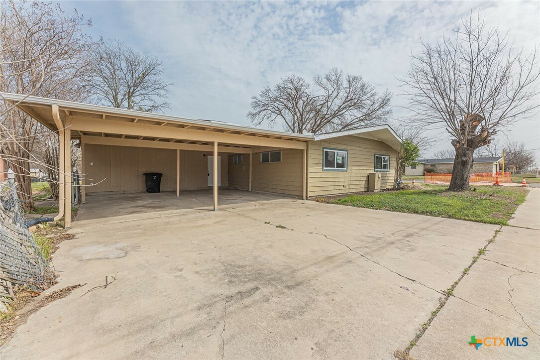 Property Photo: 1129 Chippendale Drive TX 76549